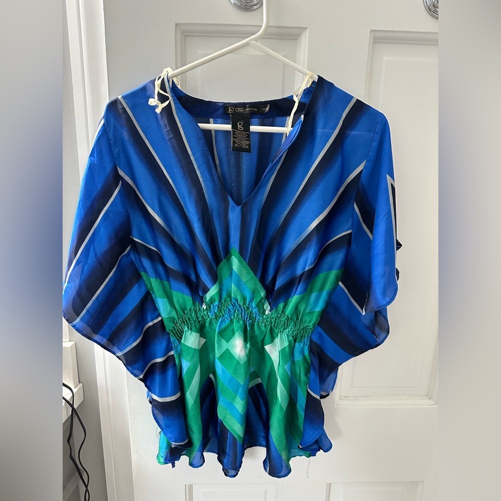 Beautiful flowy shirt